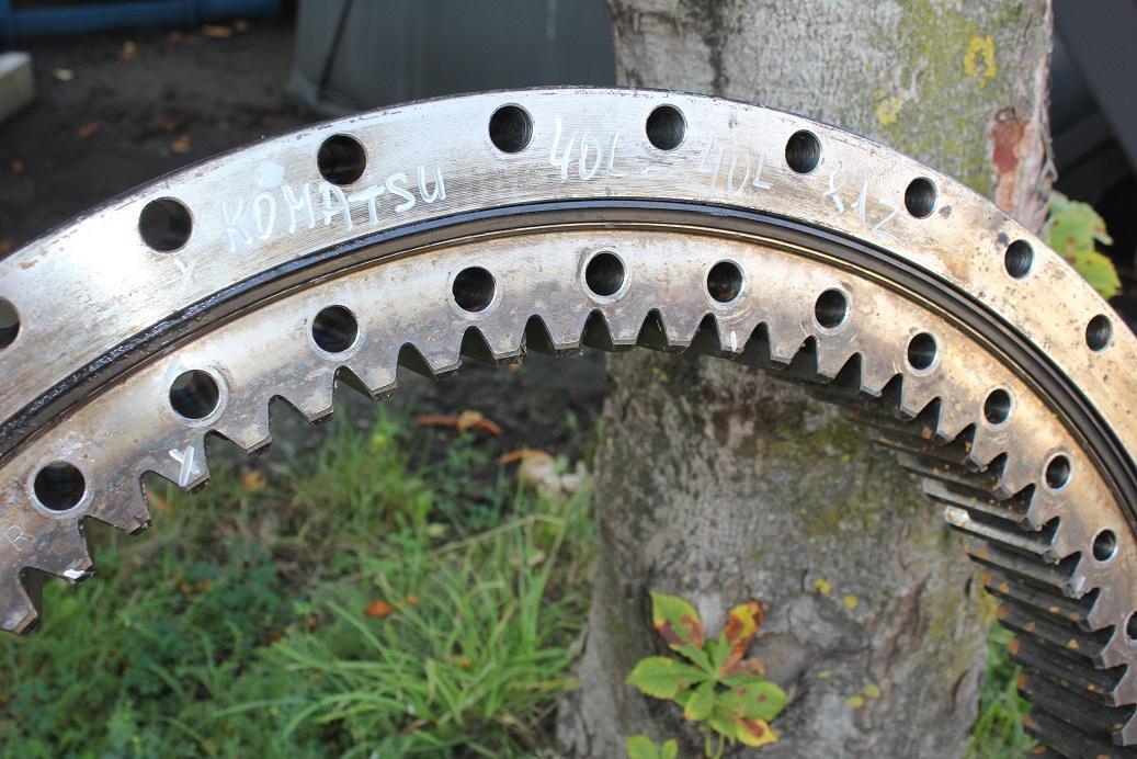 Komatsu PW 95 - Slewing ring for Construction machinery: picture 3 Komatsu PW 95 - Slewing ring for Construction machinery: picture 3