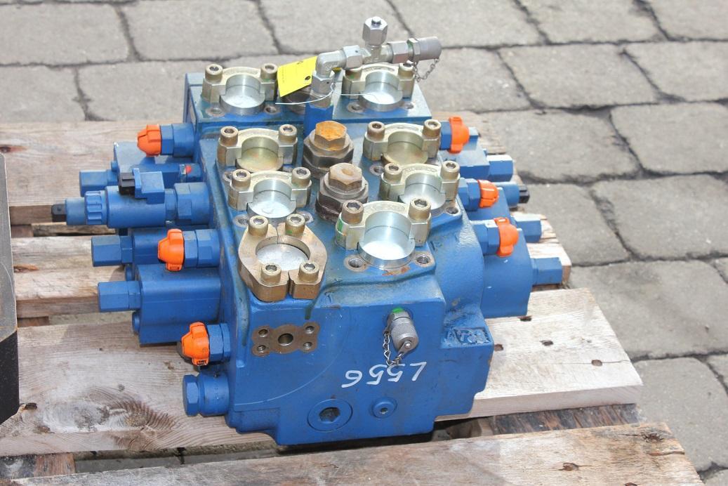 Liebherr L 556 - Hydraulic valve for Construction machinery: picture 4 Liebherr L 556 - Hydraulic valve for Construction machinery: picture 4