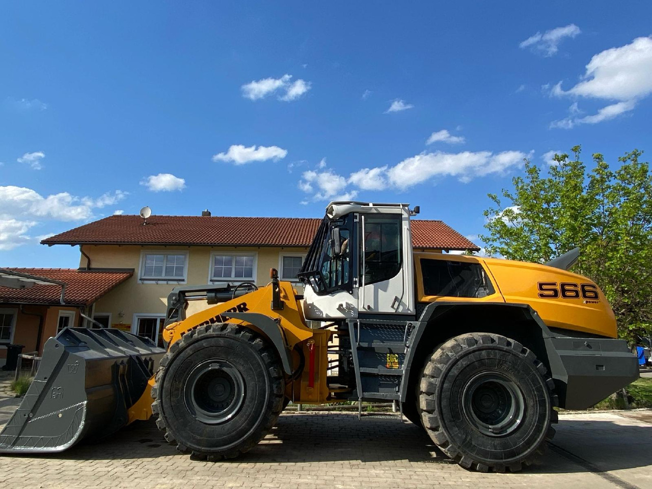Liebherr L 566 X Power - Wheel loader: picture 2 Liebherr L 566 X Power - Wheel loader: picture 2
