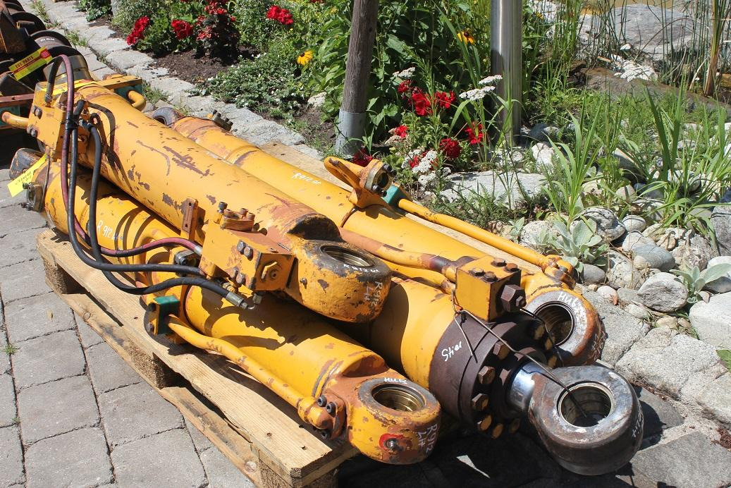 Liebherr R 912 LIT - Hydraulic cylinder for Construction machinery: picture 3 Liebherr R 912 LIT - Hydraulic cylinder for Construction machinery: picture 3