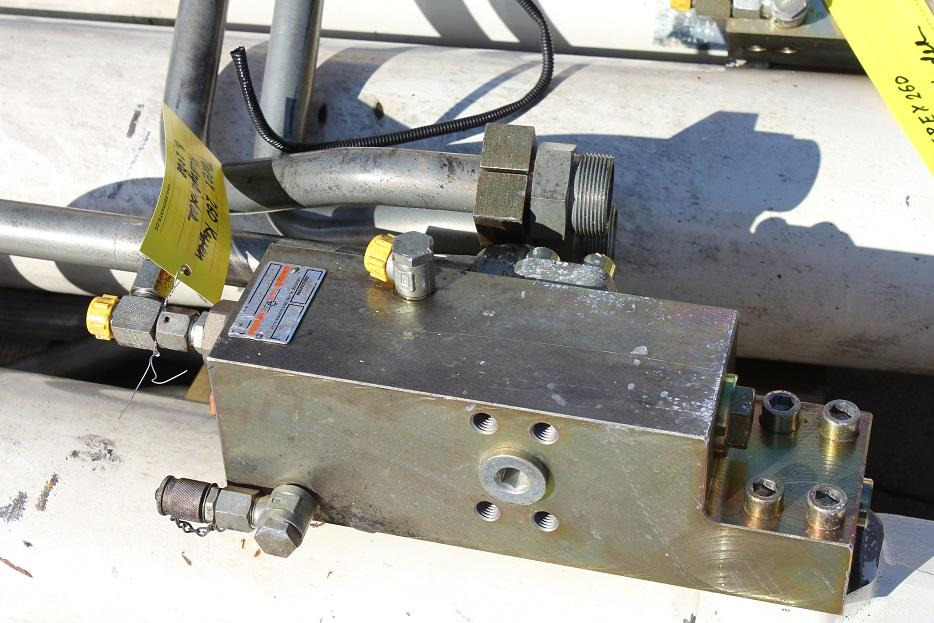 Terex TC 260 LC - Hydraulic cylinder for Construction machinery: picture 3 Terex TC 260 LC - Hydraulic cylinder for Construction machinery: picture 3