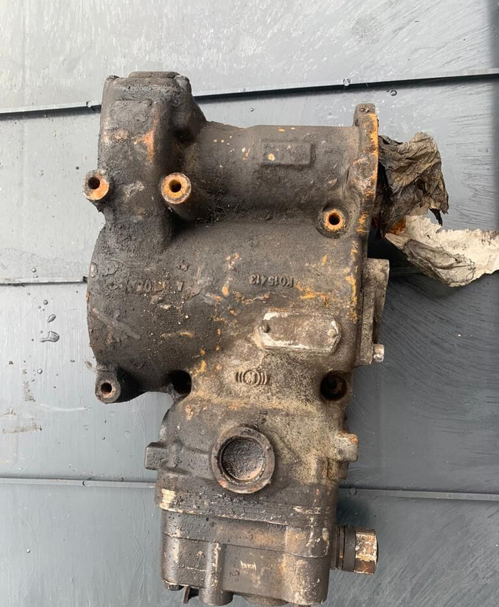 Knorr-Bremse MAN 51.54100.7273 MAN TGA TGX TGS truck - Air brake compressor for Truck: picture 1 Knorr-Bremse MAN 51.54100.7273 MAN TGA TGX TGS truck - Air brake compressor for Truck: picture 1