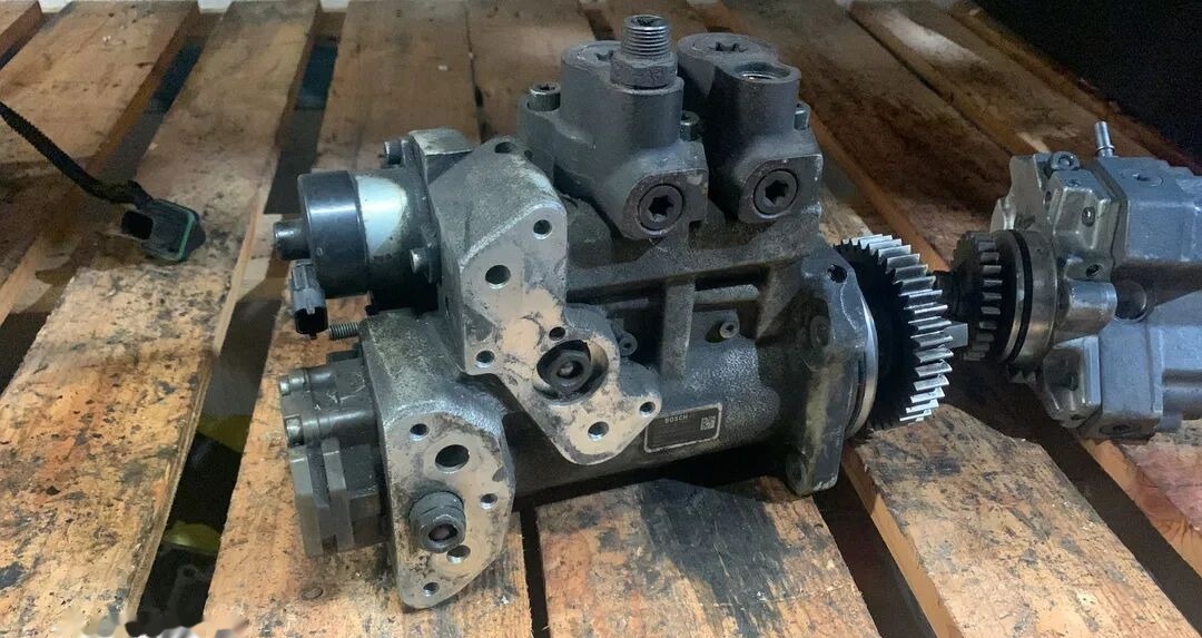 Mercedes-Benz MERCEDES ACTROS MP4 0445020236   Mercedes-Benz - Fuel pump for Truck: picture 2 Mercedes-Benz MERCEDES ACTROS MP4 0445020236   Mercedes-Benz - Fuel pump for Truck: picture 2