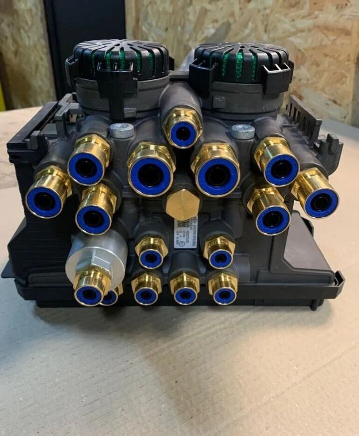 Modulator Naczepowy EBS ES2090 K055372V05 Knorr Bremse Nowy Oryg ES2090 K055372V0 - Brake valve for Truck: picture 1 Modulator Naczepowy EBS ES2090 K055372V05 Knorr Bremse Nowy Oryg ES2090 K055372V0 - Brake valve for Truck: picture 1