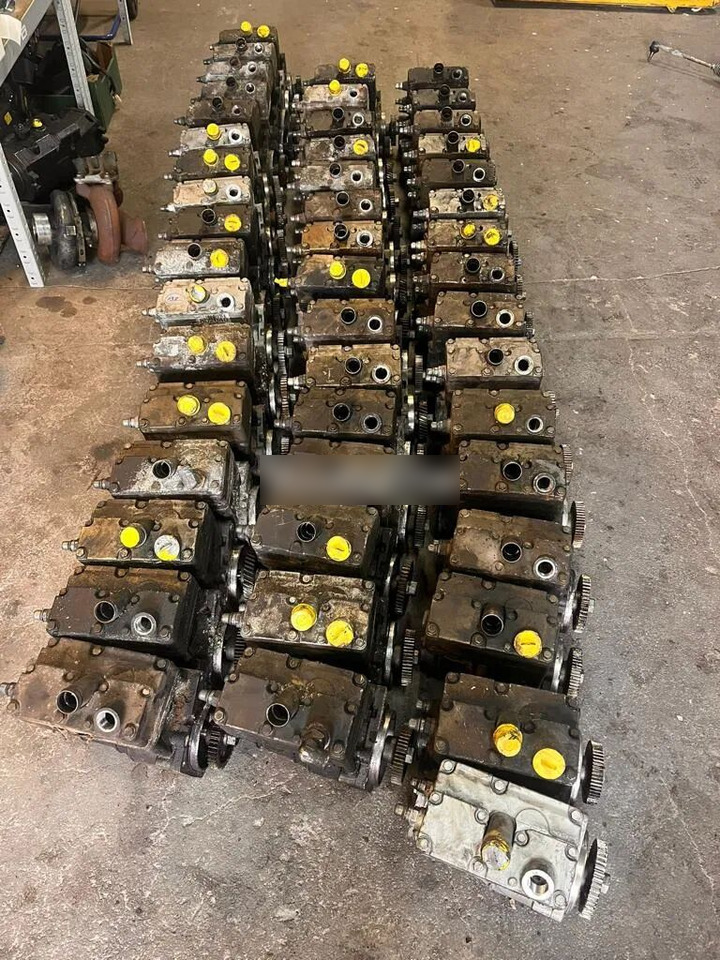 Spreżarka Powietrza MERCEDES ACTROS ARCOS ANTOS A0011306215 MP4 A0011306215 - Air brake compressor for Truck: picture 1 Spreżarka Powietrza MERCEDES ACTROS ARCOS ANTOS A0011306215 MP4 A0011306215 - Air brake compressor for Truck: picture 1