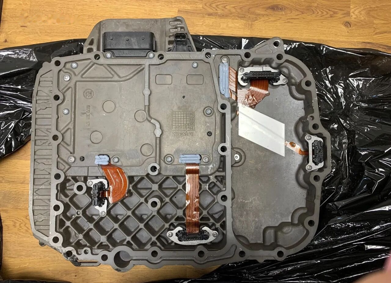 Sterownik skrzyni biegów TRAXON AM1 ZF KNORR BREMSE DAF EURO 6 K023088 - ECU for Truck: picture 1 Sterownik skrzyni biegów TRAXON AM1 ZF KNORR BREMSE DAF EURO 6 K023088 - ECU for Truck: picture 1
