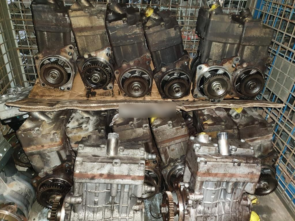 Voith LP490 A4711303215 Mercedes-Benz Actros MP4 Euro 6 A4711303215 Hurt Voith Wabco - Air brake compressor for Truck: picture 4 Voith LP490 A4711303215 Mercedes-Benz Actros MP4 Euro 6 A4711303215 Hurt Voith Wabco - Air brake compressor for Truck: picture 4