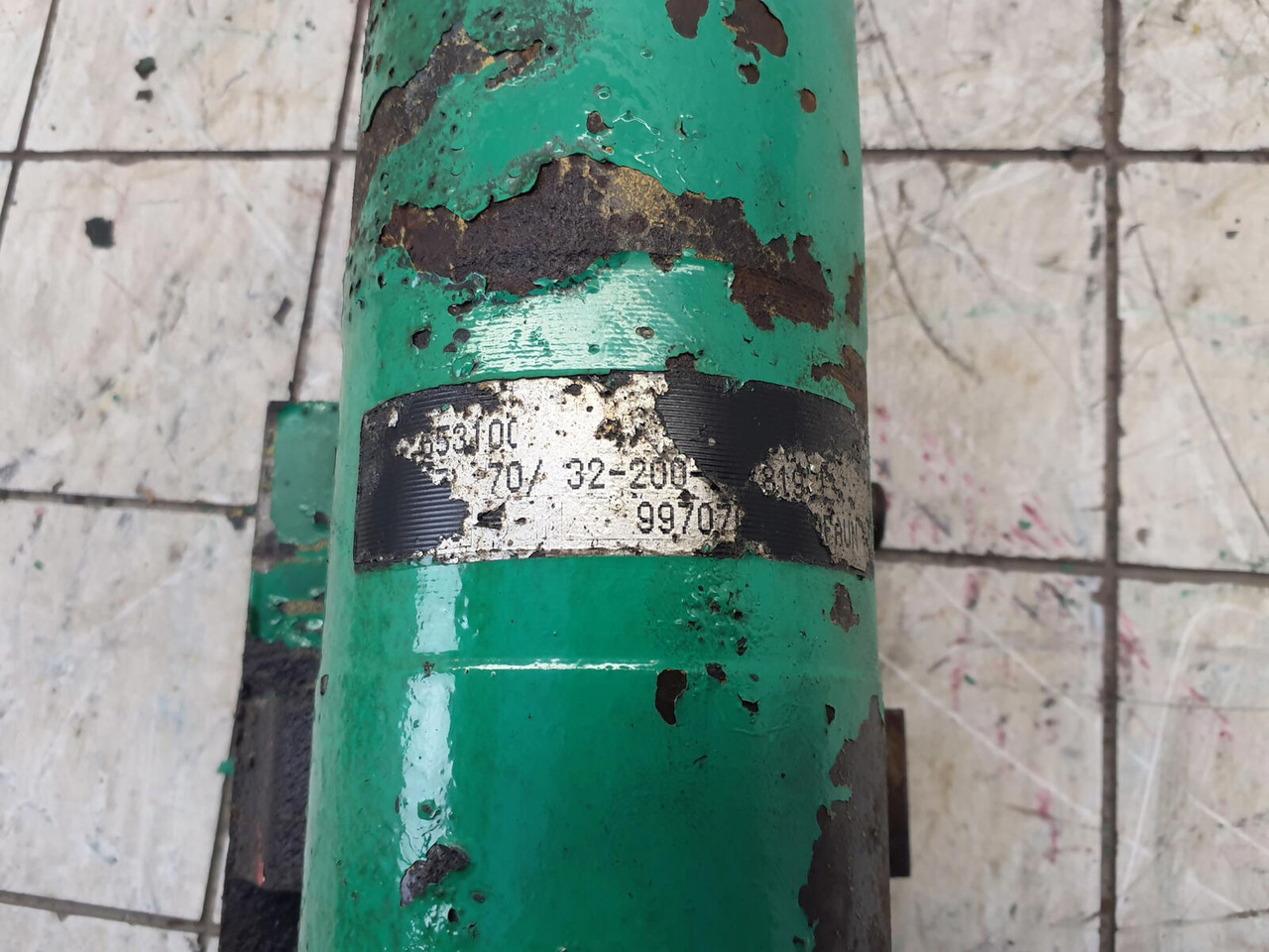 Hydraulic cylinder for Mobile crane FAUN ATF 60-3 axle 3 steering lock cylinder left side: picture 6