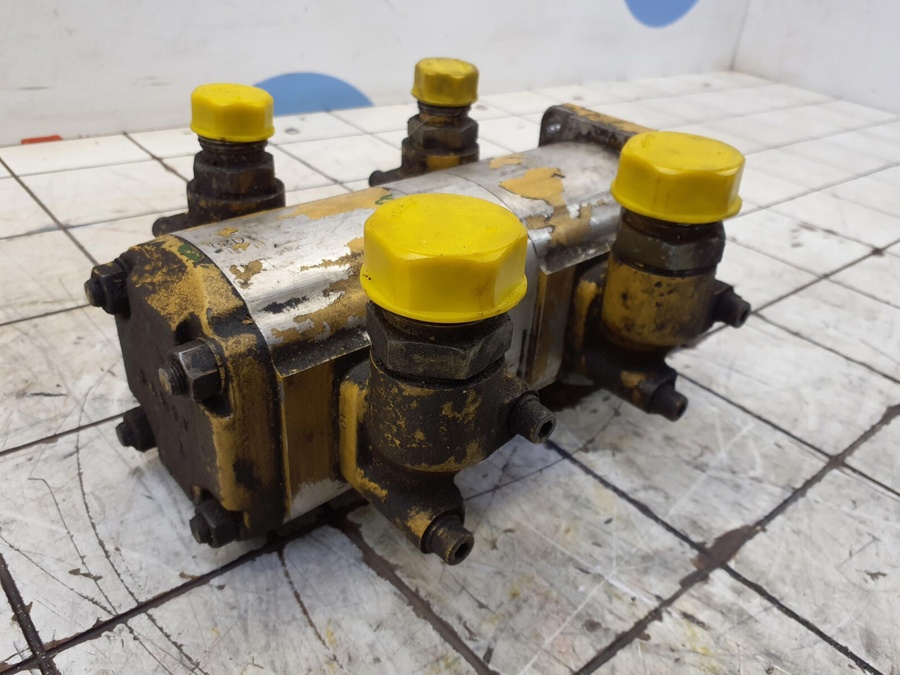 Grove AT 880 dual gear pump steering - Hydraulic pump for Mobile crane: picture 4 Grove AT 880 dual gear pump steering - Hydraulic pump for Mobile crane: picture 4