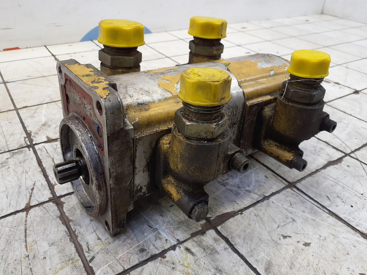 Grove AT 880 dual gear pump steering - Hydraulic pump for Mobile crane: picture 2 Grove AT 880 dual gear pump steering - Hydraulic pump for Mobile crane: picture 2
