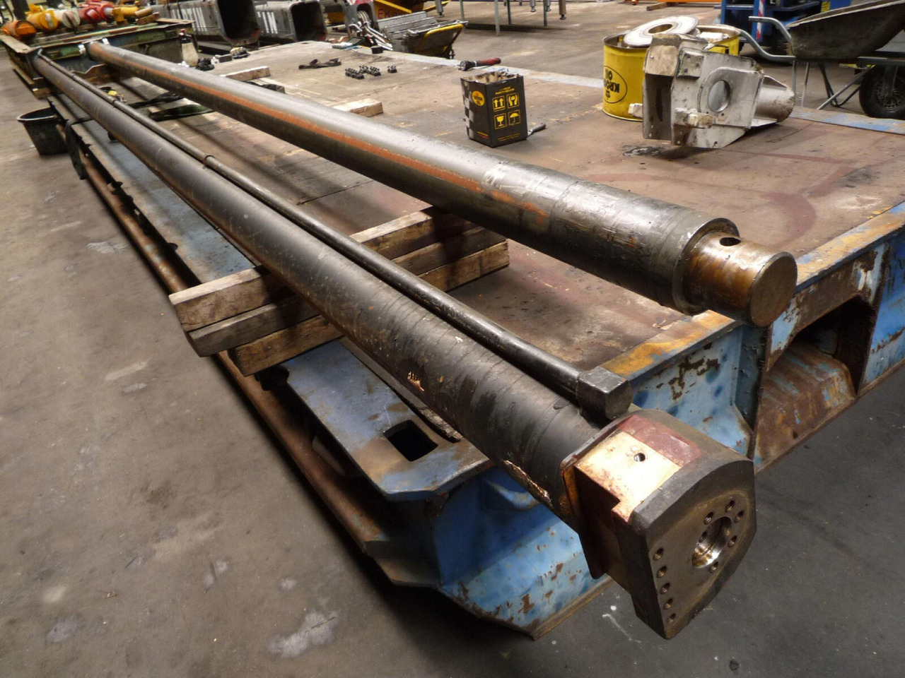 Grove GMK 2035 telescopic cylinder single - Hydraulic cylinder for Mobile crane: picture 2 Grove GMK 2035 telescopic cylinder single - Hydraulic cylinder for Mobile crane: picture 2