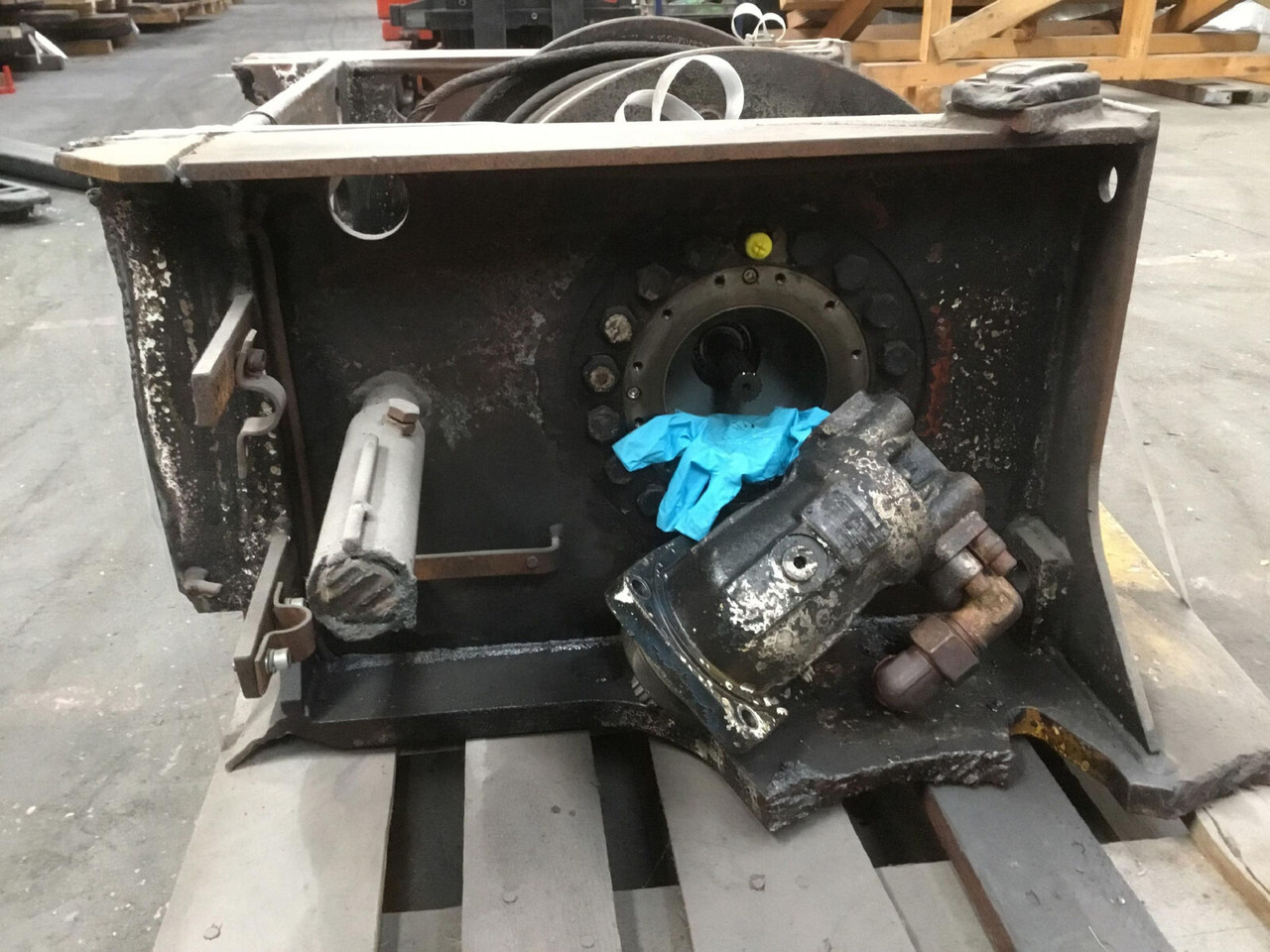 Grove GMK 2035 winch - Winch for Mobile crane: picture 5 Grove GMK 2035 winch - Winch for Mobile crane: picture 5