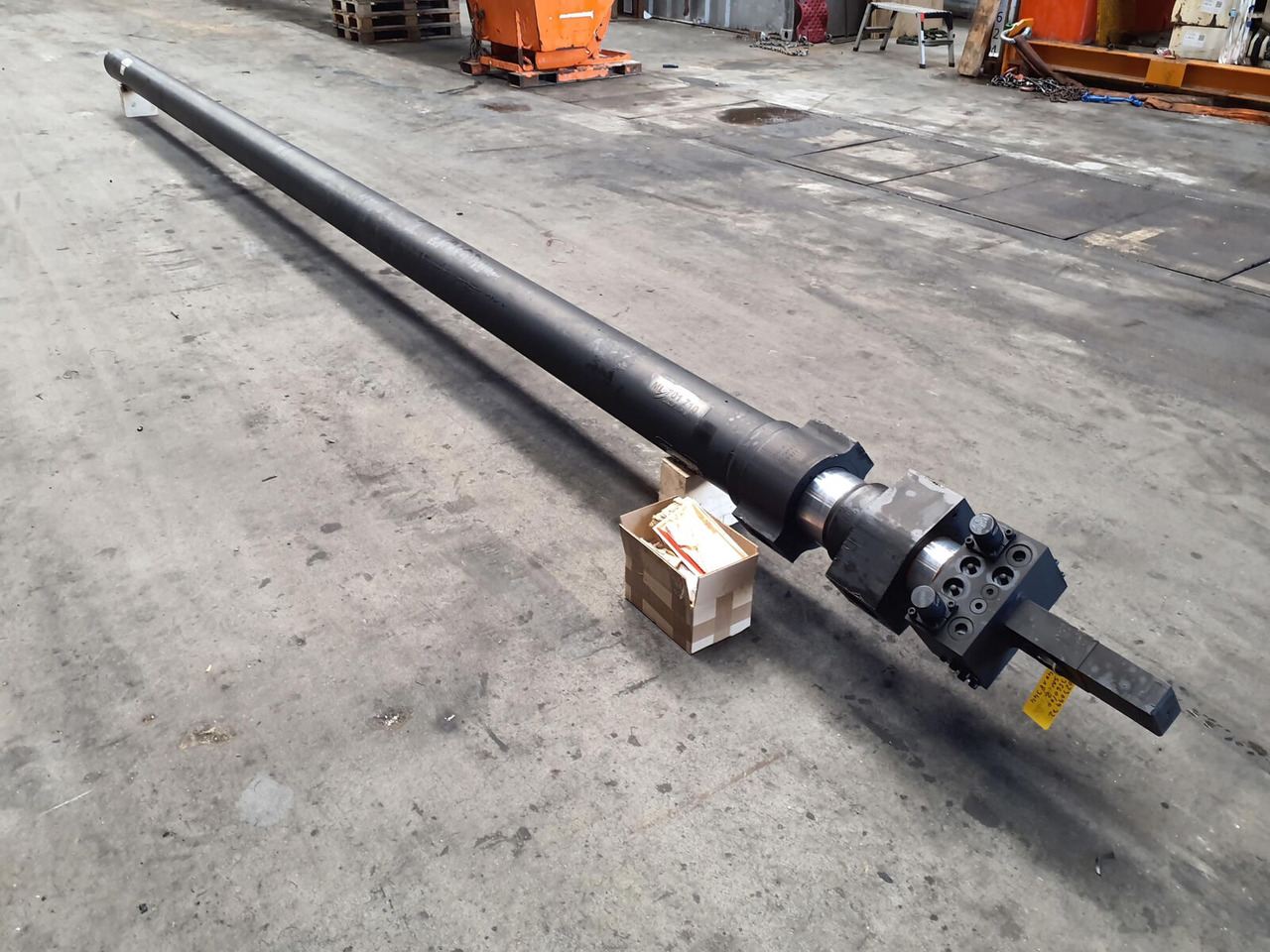 Grove GMK 3050 Telescopic boom cylinder - Hydraulic cylinder for Mobile crane: picture 2 Grove GMK 3050 Telescopic boom cylinder - Hydraulic cylinder for Mobile crane: picture 2