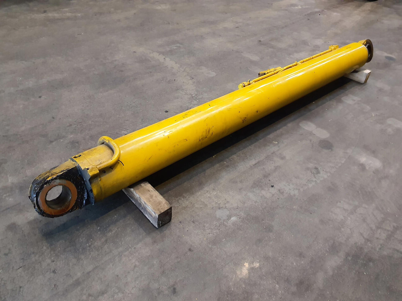 Grove GMK 3050 boom cylinder - Hydraulic cylinder for Mobile crane: picture 2 Grove GMK 3050 boom cylinder - Hydraulic cylinder for Mobile crane: picture 2