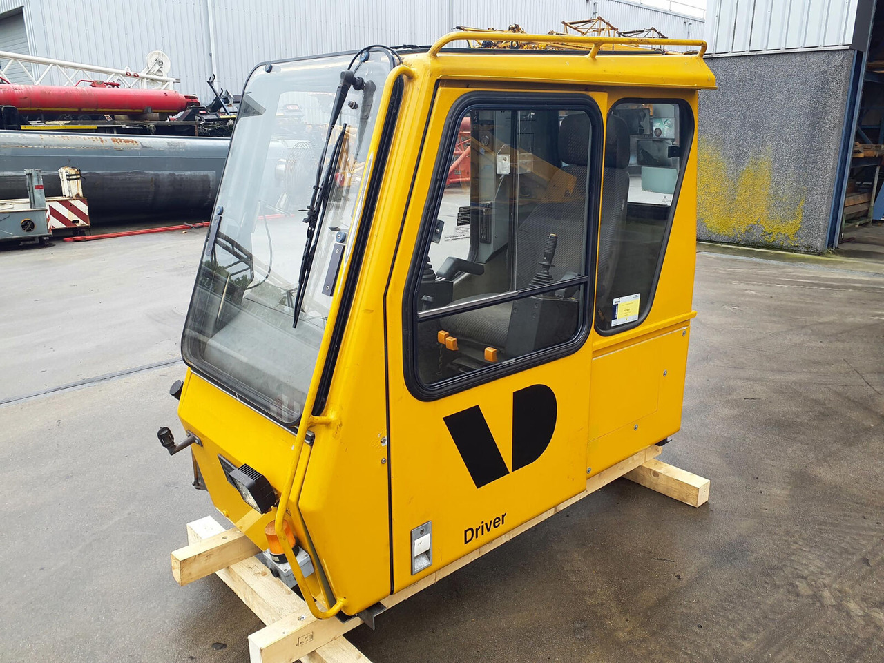 Grove GMK 3050 operators cab - Cab for Mobile crane: picture 1 Grove GMK 3050 operators cab - Cab for Mobile crane: picture 1
