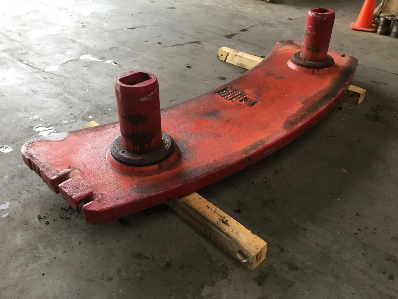 Grove GMK 3055 counterweight 1 ton - Counterweight for Mobile crane: picture 1 Grove GMK 3055 counterweight 1 ton - Counterweight for Mobile crane: picture 1