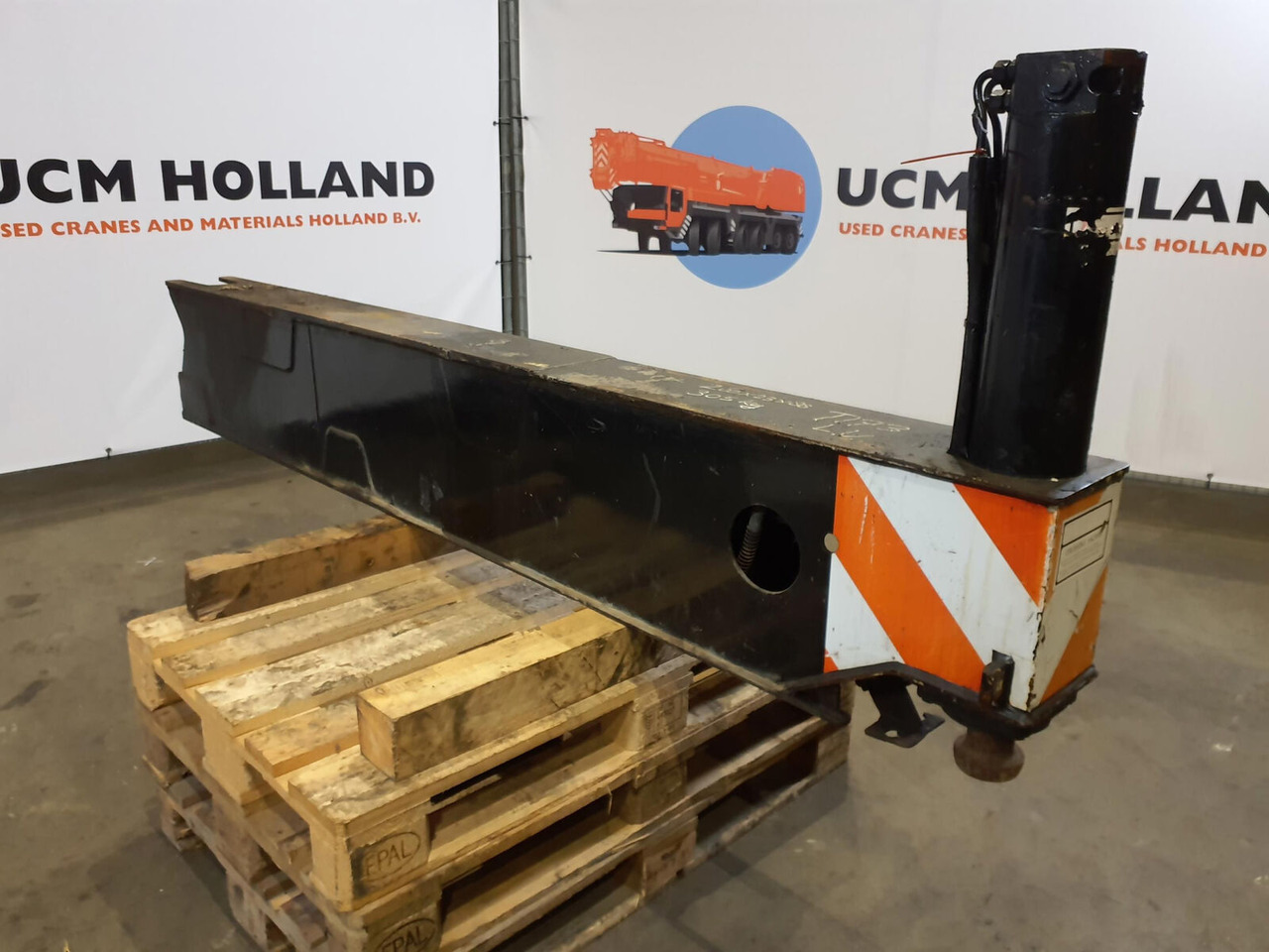 Grove GMK 3055 sliding beam complete front - Suspension for Mobile crane: picture 1 Grove GMK 3055 sliding beam complete front - Suspension for Mobile crane: picture 1