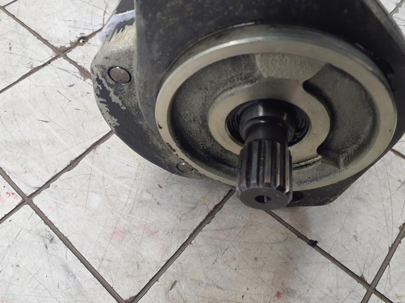 Grove GMK 3055 steering pump - Hydraulic pump for Crane: picture 5 Grove GMK 3055 steering pump - Hydraulic pump for Crane: picture 5