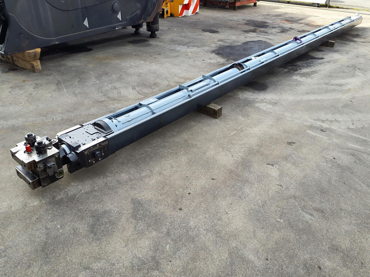 Grove GMK 3055 telescopic cylinder - Hydraulic cylinder for Mobile crane: picture 2 Grove GMK 3055 telescopic cylinder - Hydraulic cylinder for Mobile crane: picture 2
