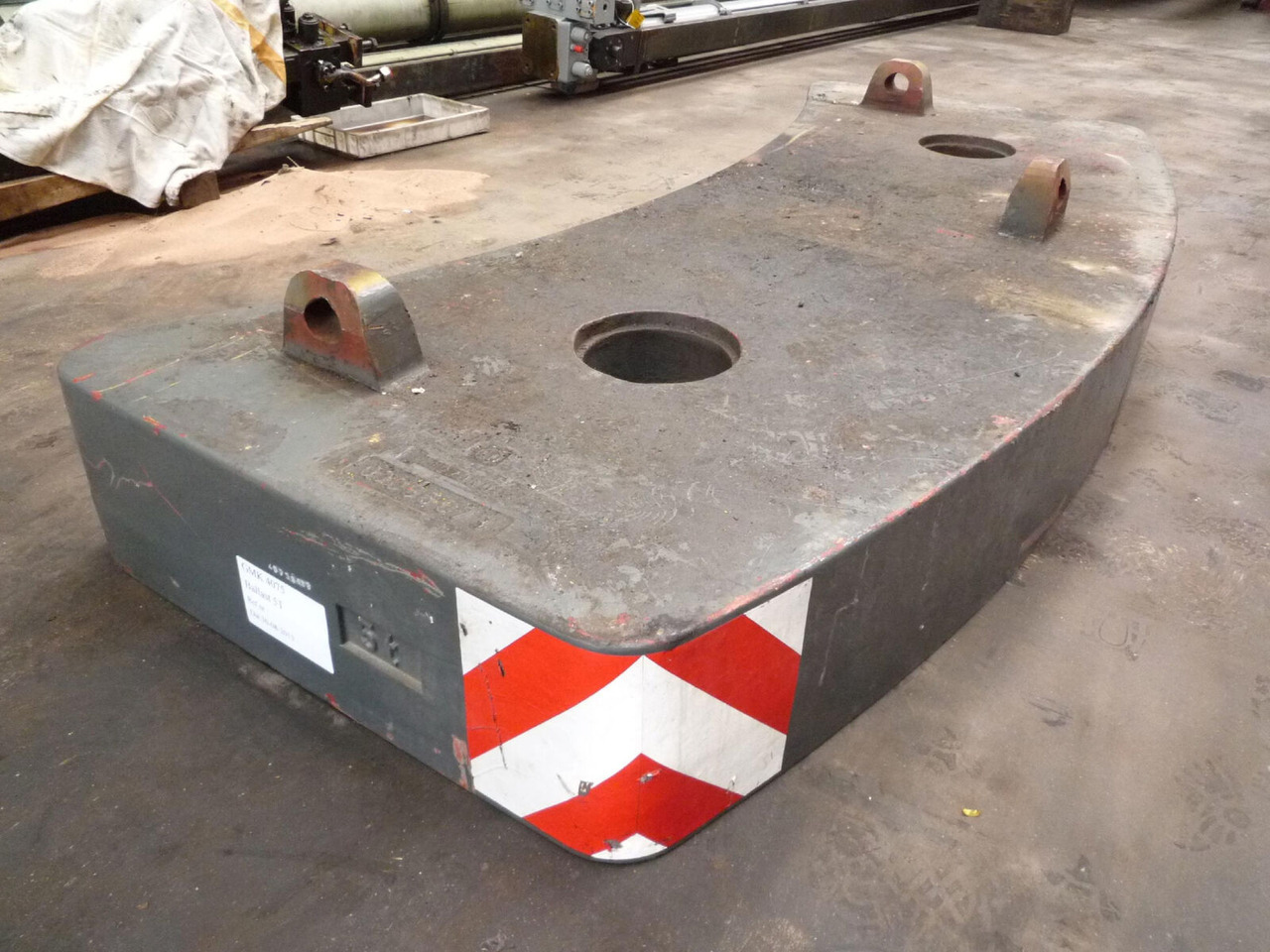 Grove GMK 4075 counterweight 5,0 ton - Counterweight for Mobile crane: picture 1 Grove GMK 4075 counterweight 5,0 ton - Counterweight for Mobile crane: picture 1