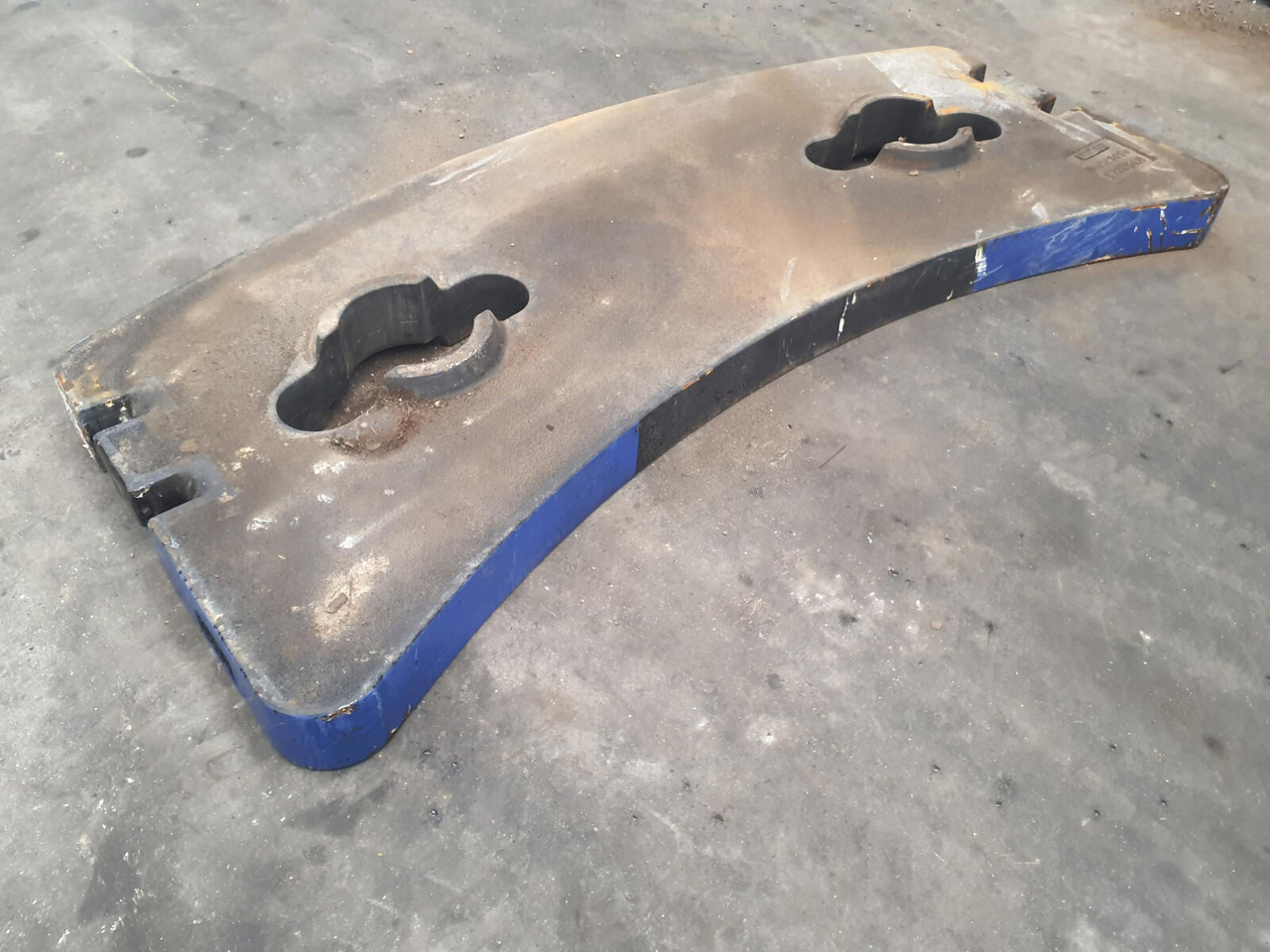 Grove GMK 4090 counterweight 2.3T - Counterweight for Mobile crane: picture 1 Grove GMK 4090 counterweight 2.3T - Counterweight for Mobile crane: picture 1