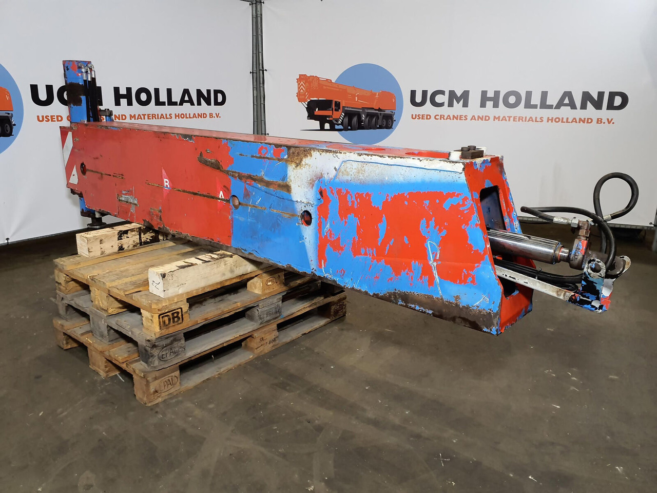 Grove GMK 5130-1 outrigger beam complete front - Suspension for Mobile crane: picture 3 Grove GMK 5130-1 outrigger beam complete front - Suspension for Mobile crane: picture 3