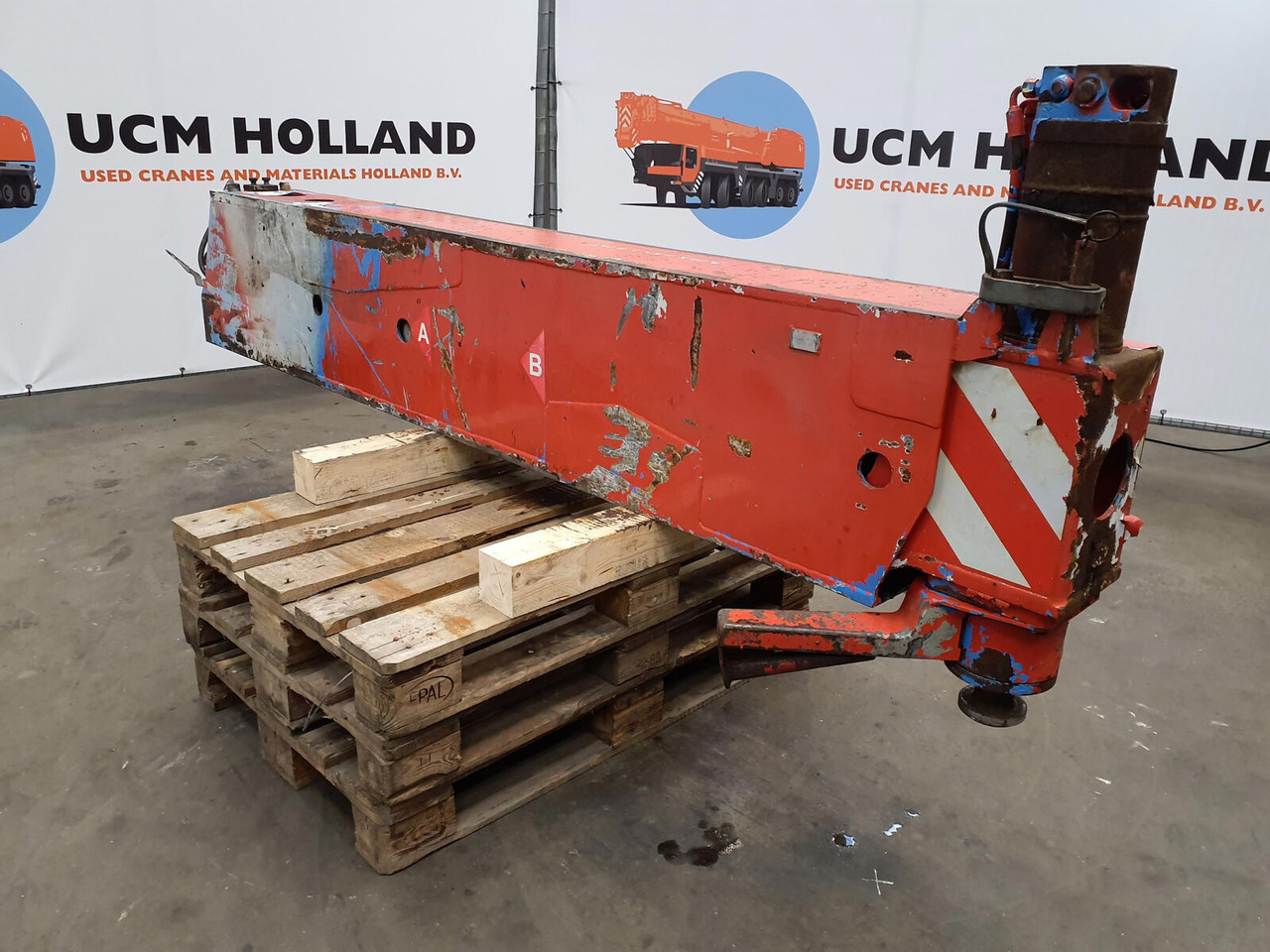 Grove GMK 5130-1 outrigger beam complete front - Suspension for Mobile crane: picture 1 Grove GMK 5130-1 outrigger beam complete front - Suspension for Mobile crane: picture 1