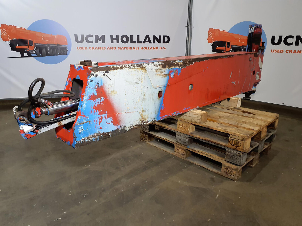 Grove GMK 5130-1 outrigger beam complete front - Suspension for Mobile crane: picture 4 Grove GMK 5130-1 outrigger beam complete front - Suspension for Mobile crane: picture 4