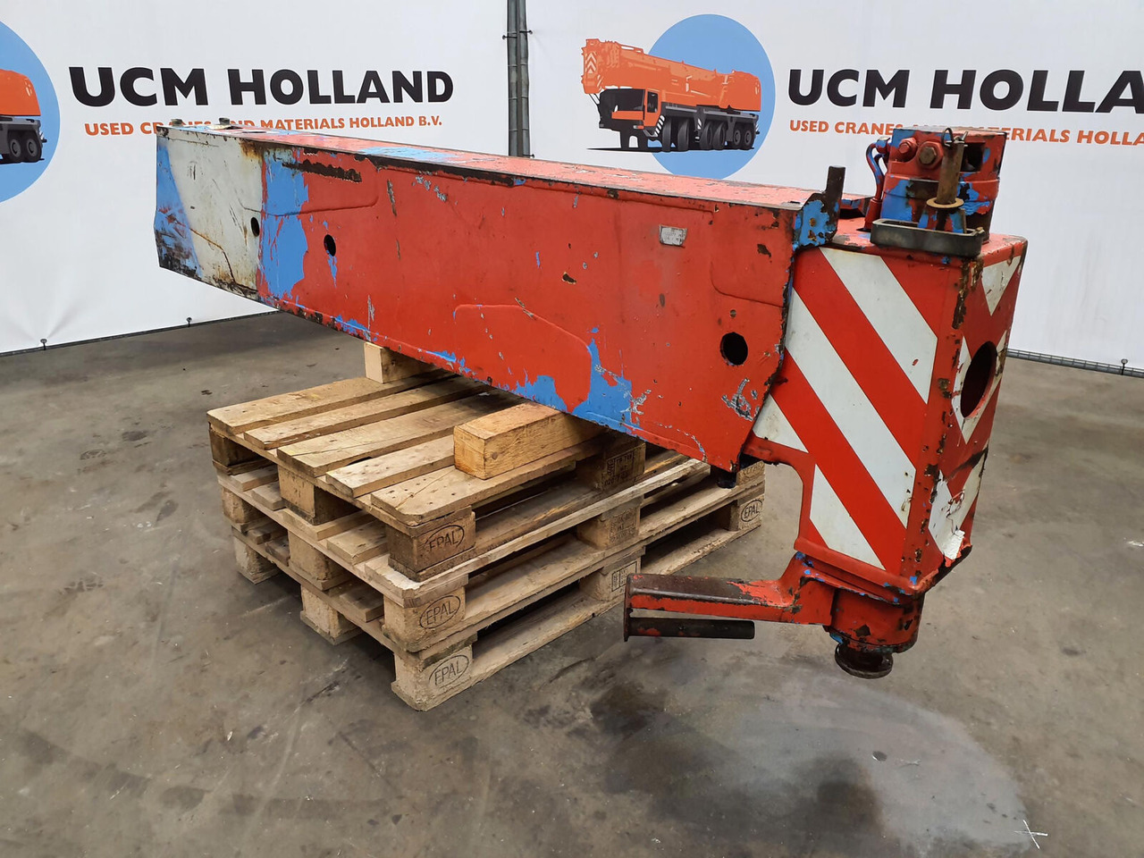 Grove GMK 5130-1 outrigger beam complete rear - Suspension for Mobile crane: picture 1 Grove GMK 5130-1 outrigger beam complete rear - Suspension for Mobile crane: picture 1