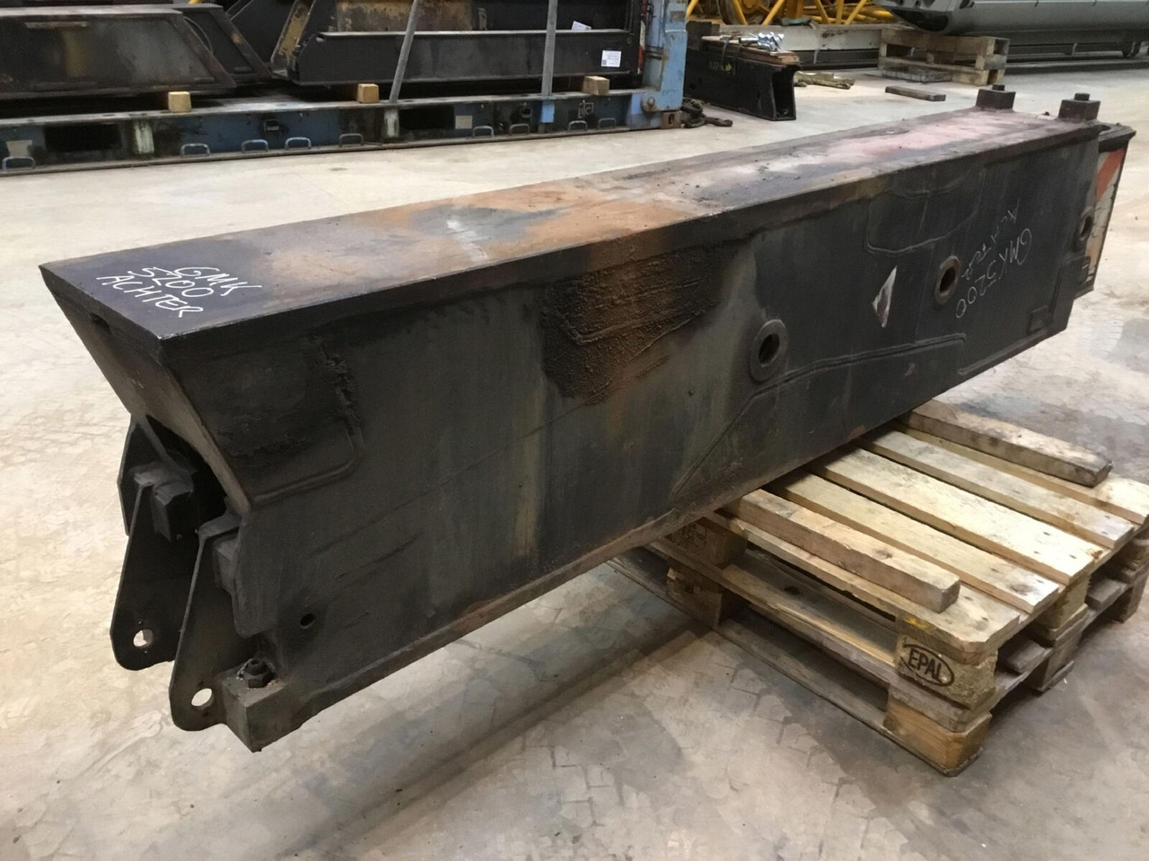 Grove GMK 5200 sliding beam rear - Suspension for Crane: picture 4 Grove GMK 5200 sliding beam rear - Suspension for Crane: picture 4