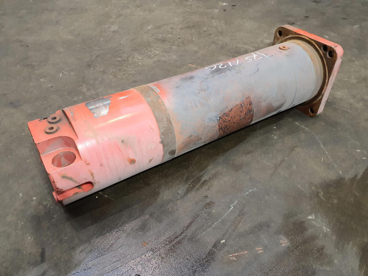 Grove GMK 5220, 5170 outrigger cylinder - Suspension for Mobile crane: picture 4 Grove GMK 5220, 5170 outrigger cylinder - Suspension for Mobile crane: picture 4