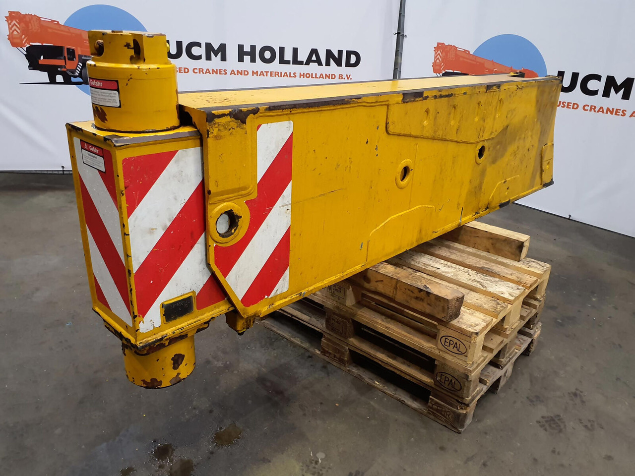 Grove GMK 5220 sliding beam rear - Suspension for Crane: picture 2 Grove GMK 5220 sliding beam rear - Suspension for Crane: picture 2