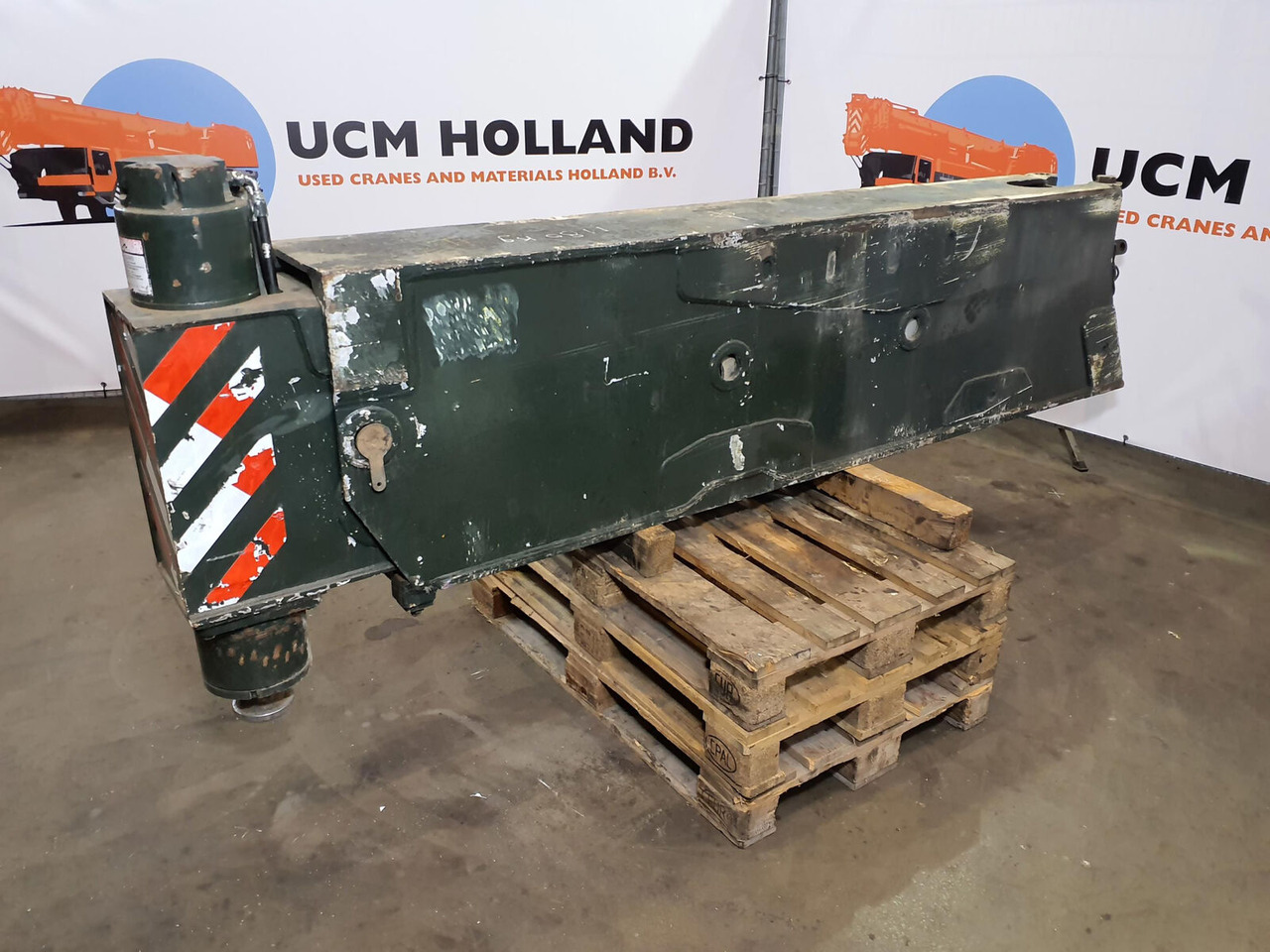 Grove GMK 5220 sliding beam rear complete - Suspension for Mobile crane: picture 2 Grove GMK 5220 sliding beam rear complete - Suspension for Mobile crane: picture 2