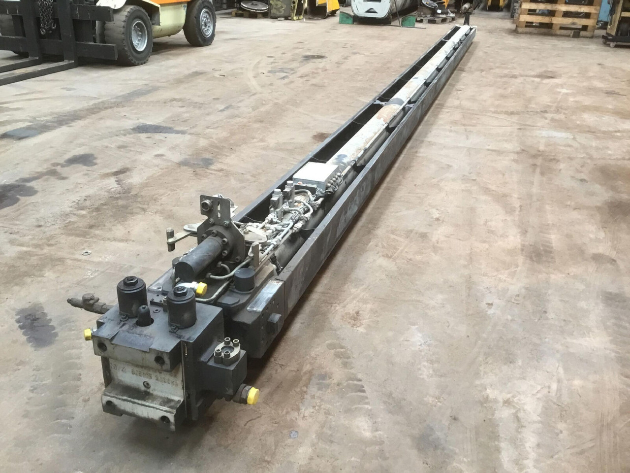 Grove GMK 5220 telescopic cylinder - Hydraulic cylinder for Mobile crane: picture 4 Grove GMK 5220 telescopic cylinder - Hydraulic cylinder for Mobile crane: picture 4