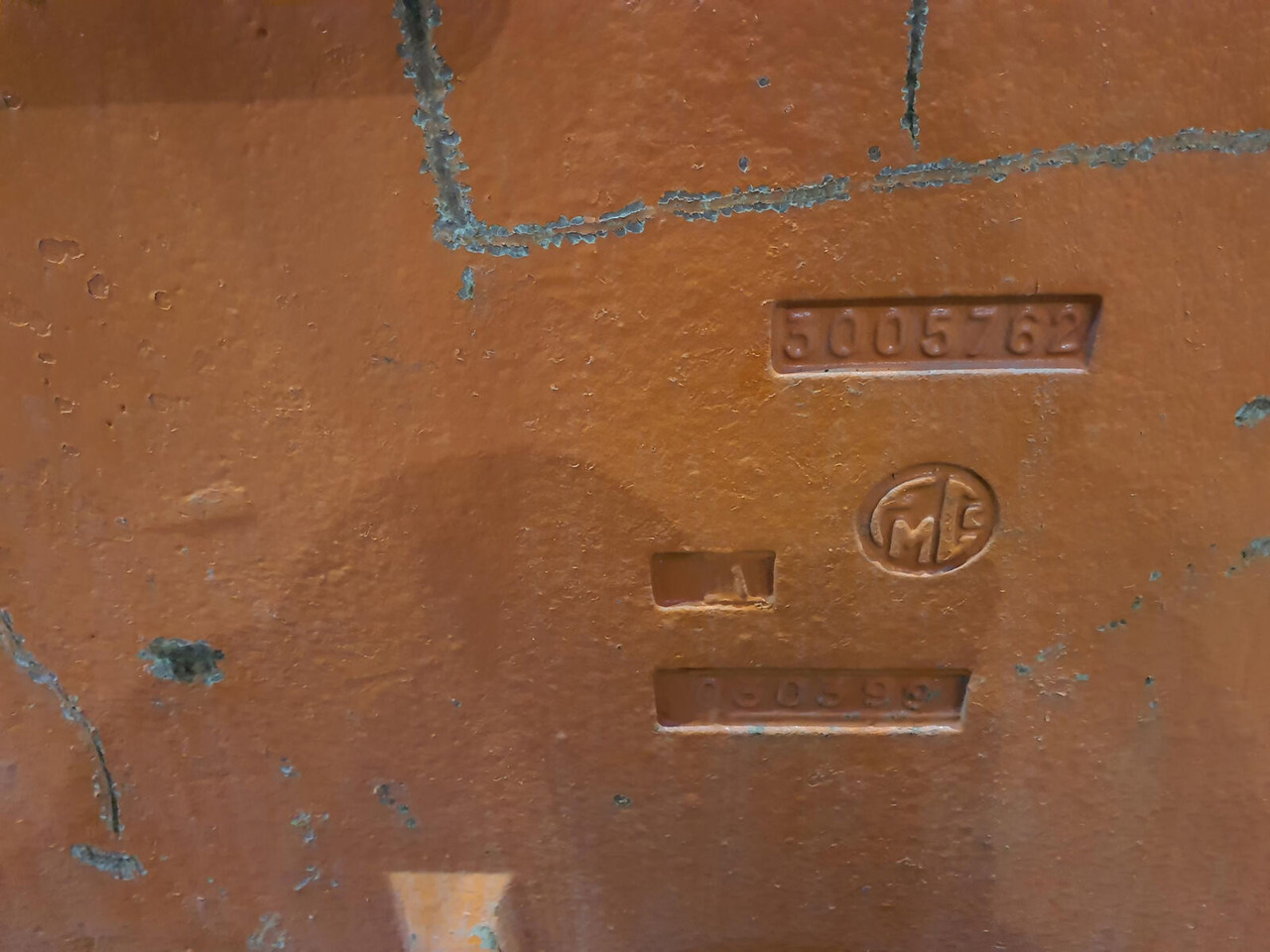 Grove GMK 6250/6300 left side counterweight 15 ton - Counterweight for Mobile crane: picture 4 Grove GMK 6250/6300 left side counterweight 15 ton - Counterweight for Mobile crane: picture 4