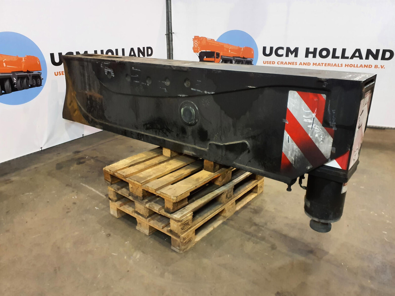 Grove GMK 6400 outrigger beam rear complete - Suspension for Crane: picture 1 Grove GMK 6400 outrigger beam rear complete - Suspension for Crane: picture 1