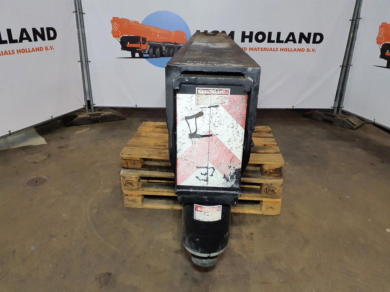 Grove GMK 6400 outrigger beam rear complete - Suspension for Crane: picture 5 Grove GMK 6400 outrigger beam rear complete - Suspension for Crane: picture 5