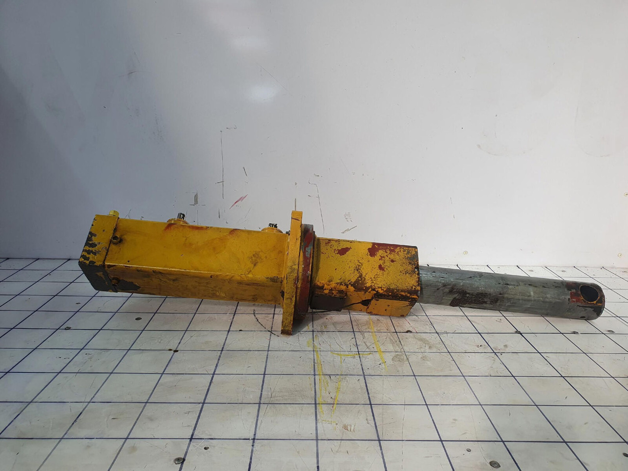 Grove Grove GMK 3050 counterweight cylinder - Hydraulic cylinder for Mobile crane: picture 2 Grove Grove GMK 3050 counterweight cylinder - Hydraulic cylinder for Mobile crane: picture 2