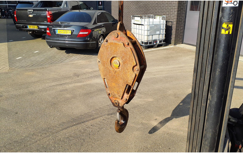 Grove Hookblock 16 mm 1 sheave 15 ton - Loader crane: picture 1 Grove Hookblock 16 mm 1 sheave 15 ton - Loader crane: picture 1