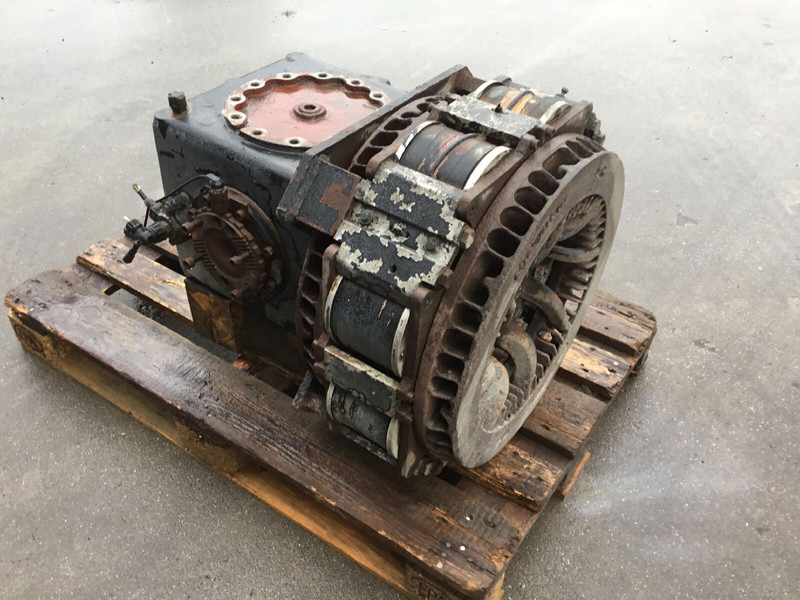 Grove Kessler Grove GMK 5100 diff box axle 5 - Gearbox for Crane: picture 1 Grove Kessler Grove GMK 5100 diff box axle 5 - Gearbox for Crane: picture 1