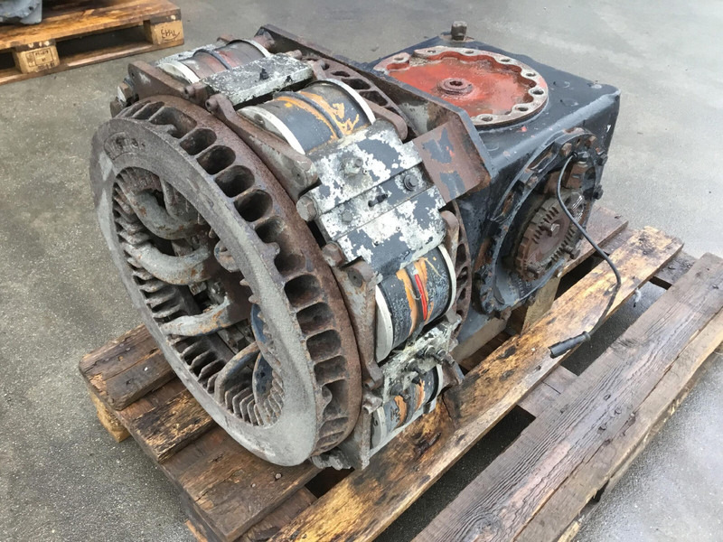 Grove Kessler Grove GMK 5100 diff box axle 5 - Gearbox for Crane: picture 4 Grove Kessler Grove GMK 5100 diff box axle 5 - Gearbox for Crane: picture 4