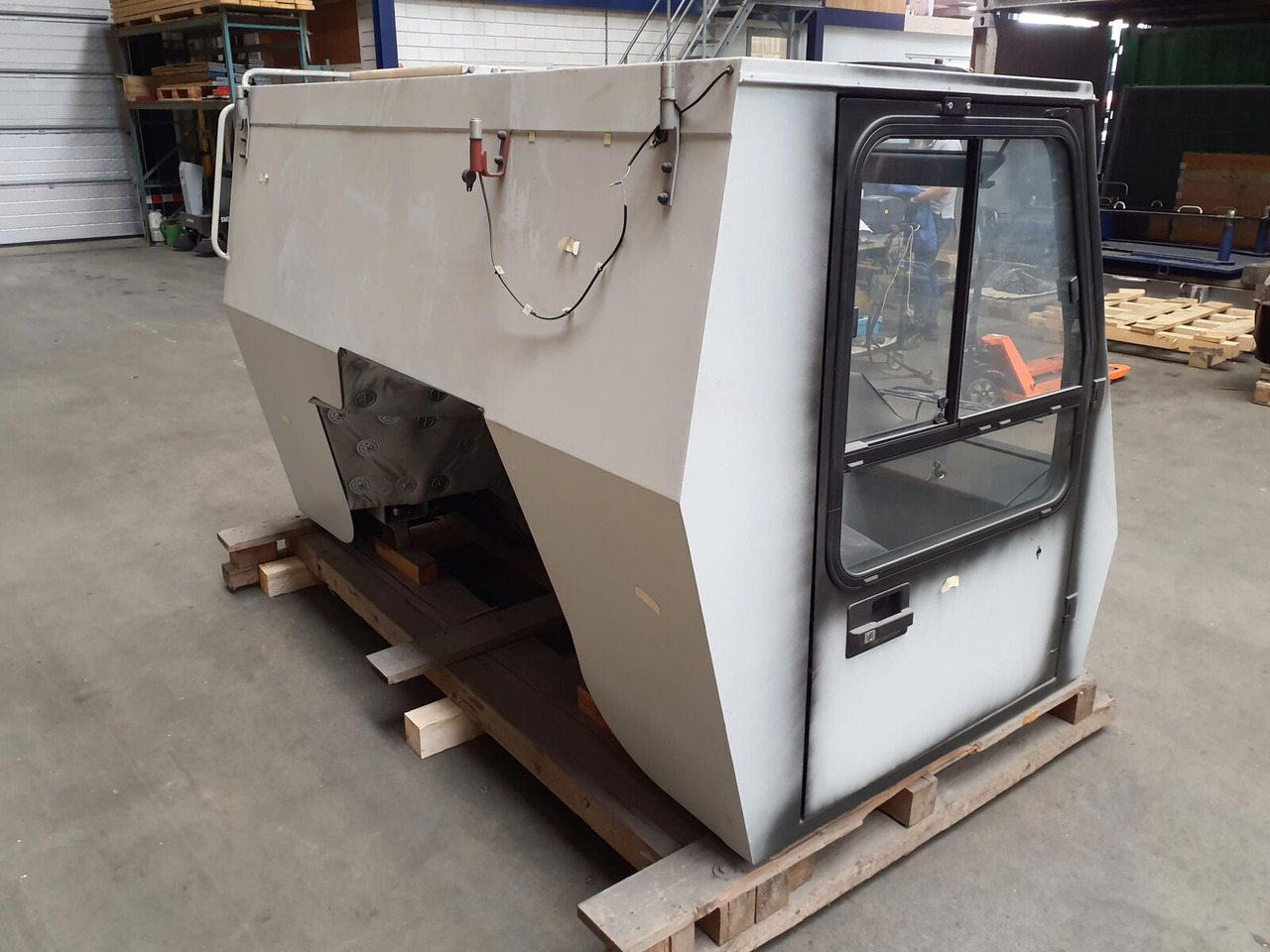 Grove Krupp KMK lower cabin - Cab for Mobile crane: picture 3 Grove Krupp KMK lower cabin - Cab for Mobile crane: picture 3