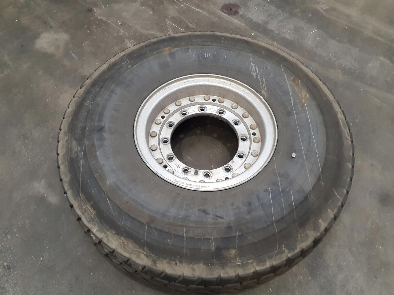 Grove Wheel 445/95R25 12 13.4 2p alu - Wheel and tire package: picture 1 Grove Wheel 445/95R25 12 13.4 2p alu - Wheel and tire package: picture 1