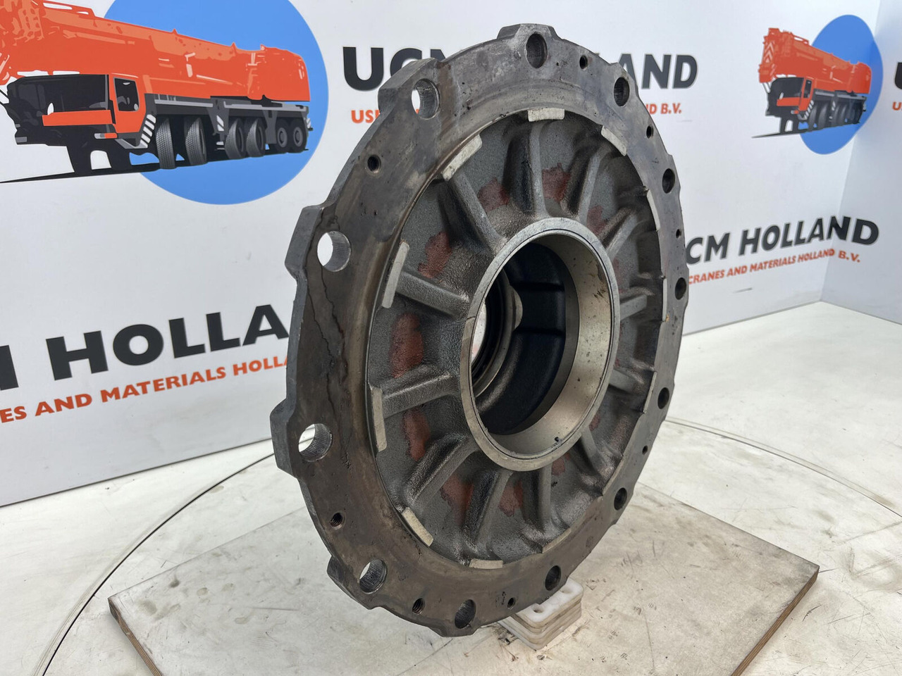 Krupp KMK 3045 Megatrak wheel hub - Wheel hub for Crane: picture 2 Krupp KMK 3045 Megatrak wheel hub - Wheel hub for Crane: picture 2