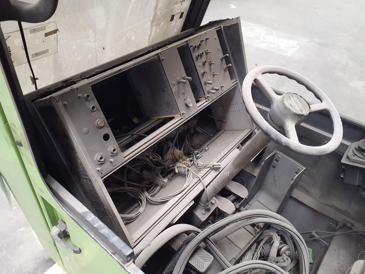 Krupp KMK 3045 upper cabin - Cab for Mobile crane: picture 5 Krupp KMK 3045 upper cabin - Cab for Mobile crane: picture 5