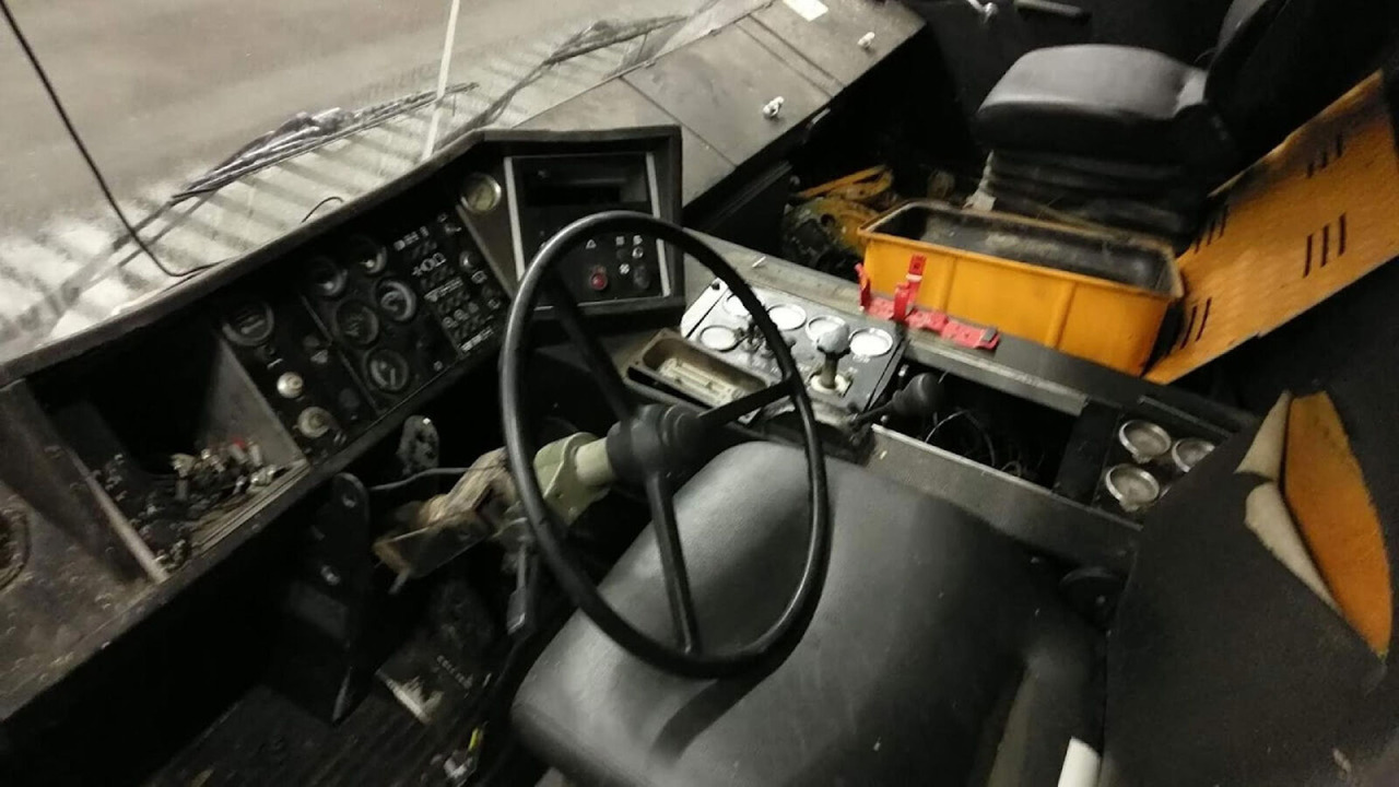 Krupp KMK 5100 lower cabin - Cab for Mobile crane: picture 5 Krupp KMK 5100 lower cabin - Cab for Mobile crane: picture 5