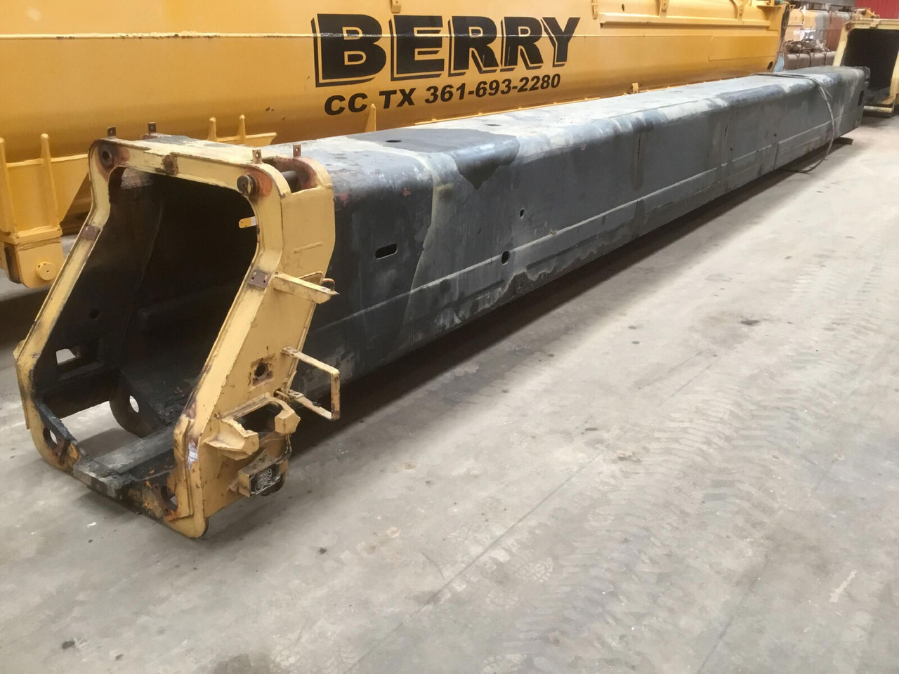 Krupp KMK 5140 5160 telescopic section 2 - Boom for Mobile crane: picture 1 Krupp KMK 5140 5160 telescopic section 2 - Boom for Mobile crane: picture 1