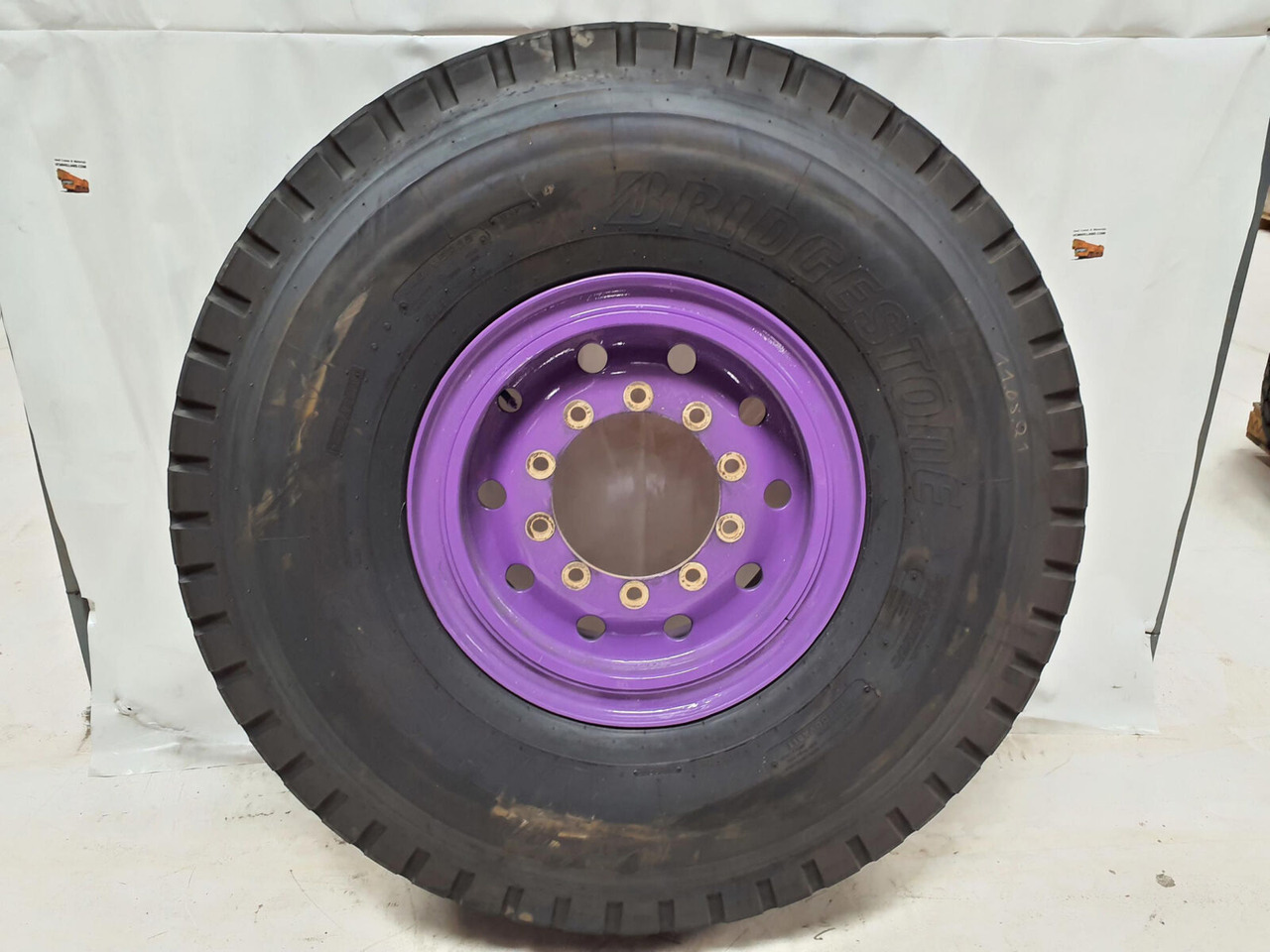 Tire for Mobile crane Liebherr Crane Tires/Rims for sale: picture 7