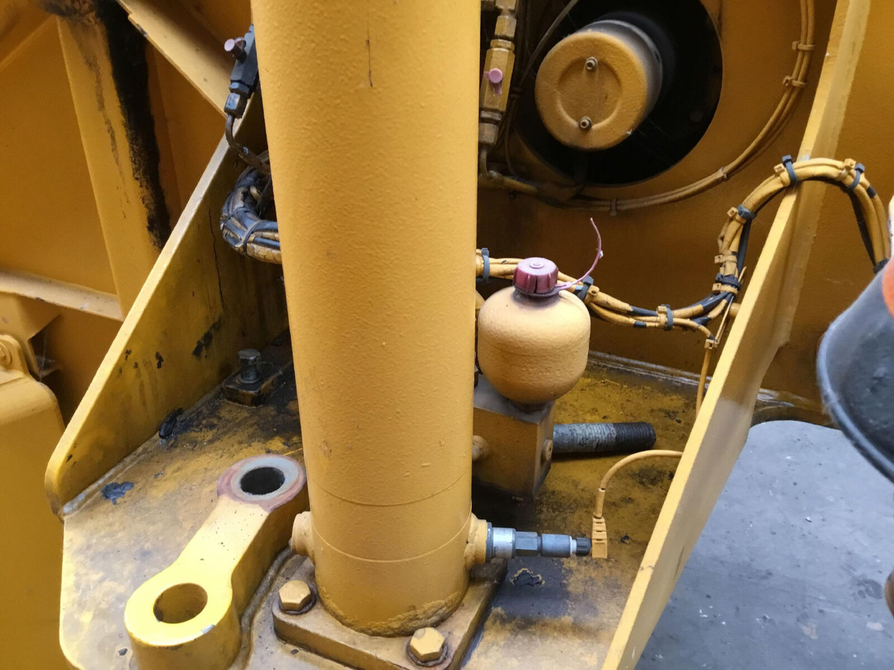 Liebherr LTM 1060-2 counterweight cylinder - Hydraulic cylinder for Mobile crane: picture 4 Liebherr LTM 1060-2 counterweight cylinder - Hydraulic cylinder for Mobile crane: picture 4