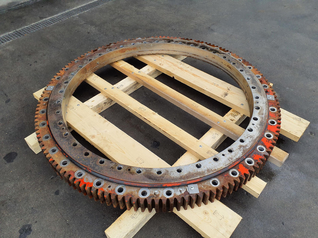 Liebherr LTM 1060 slewing ring - Slewing ring for Mobile crane: picture 2 Liebherr LTM 1060 slewing ring - Slewing ring for Mobile crane: picture 2